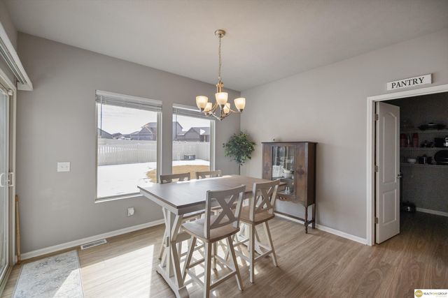 18621 Willow Street, Omaha, NE 68136