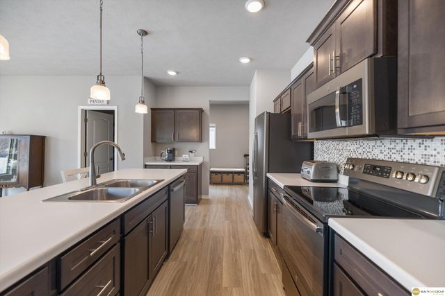 18621 Willow Street, Omaha, NE 68136