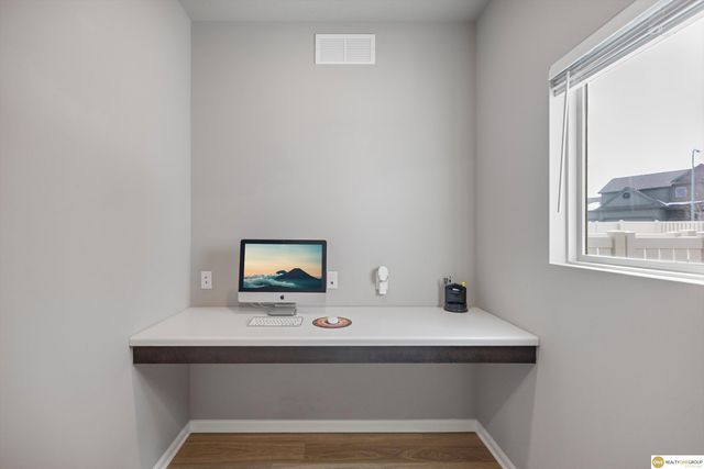 18621 Willow Street, Omaha, NE 68136