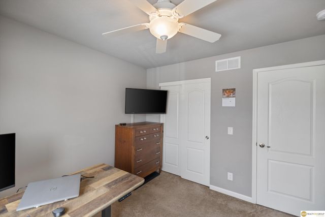 18621 Willow Street, Omaha, NE 68136