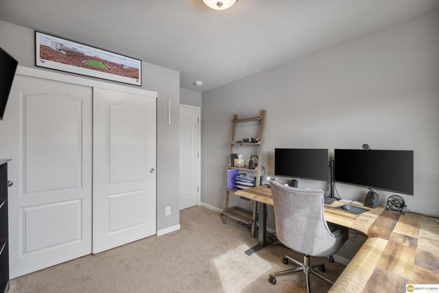 18621 Willow Street, Omaha, NE 68136