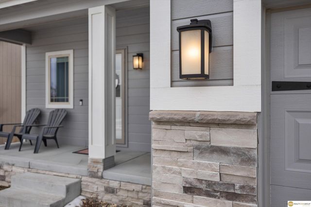 18621 Willow Street, Omaha, NE 68136