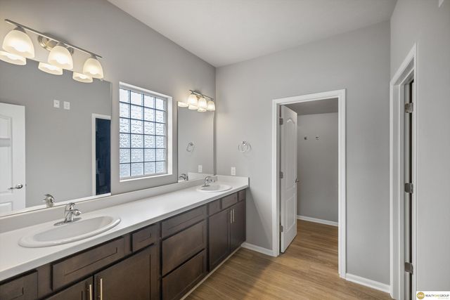 18621 Willow Street, Omaha, NE 68136