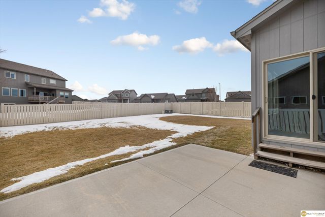 18621 Willow Street, Omaha, NE 68136