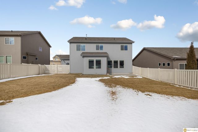 18621 Willow Street, Omaha, NE 68136