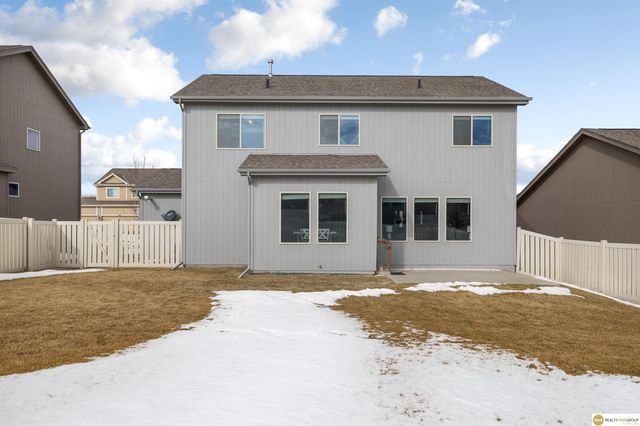 18621 Willow Street, Omaha, NE 68136