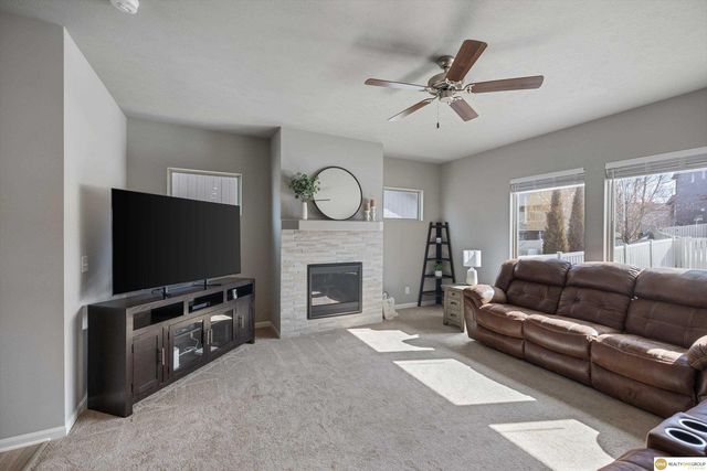 18621 Willow Street, Omaha, NE 68136