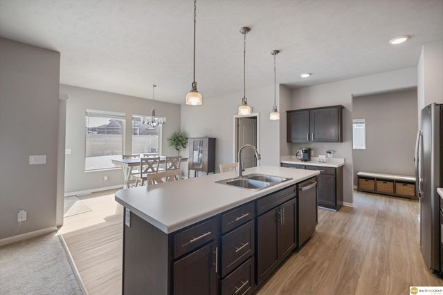 18621 Willow Street, Omaha, NE 68136