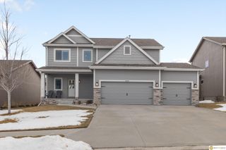 18621 Willow Street, Omaha, NE 68136