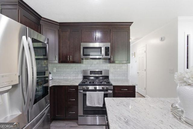 107 Creekstone Way, Acworth, GA 30101
