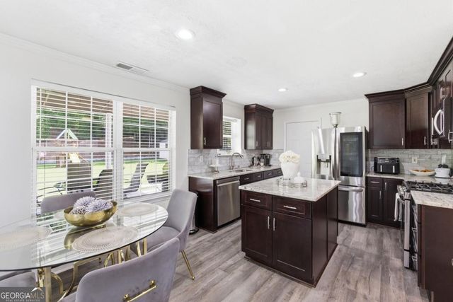 107 Creekstone Way, Acworth, GA 30101
