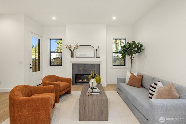 15016 SE 22nd Street, Bellevue, WA 98007