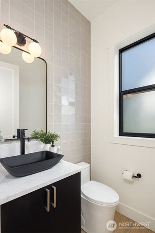 15016 SE 22nd Street, Bellevue, WA 98007