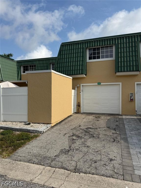 4797 Albacore LN, Fort Myers, FL 33919
