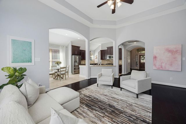 31 S Victoriana Circle, Spring, TX 77389