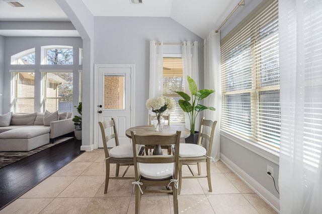 31 S Victoriana Circle, Spring, TX 77389