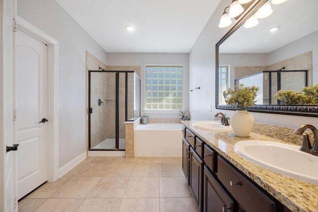 31 S Victoriana Circle, Spring, TX 77389