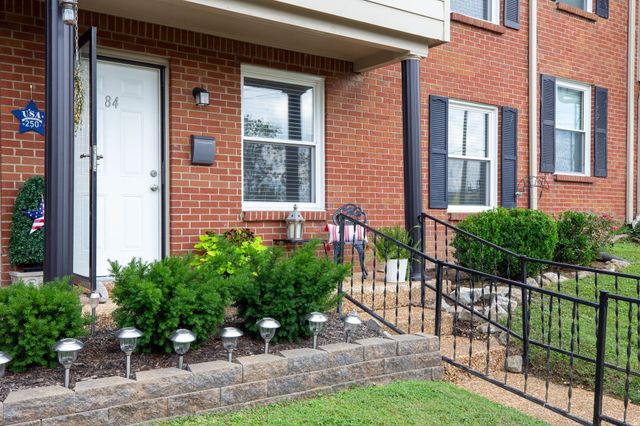 5510 Country Dr Apt 84, Nashville, TN 37211