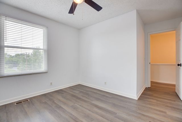5510 Country Dr Apt 84, Nashville, TN 37211