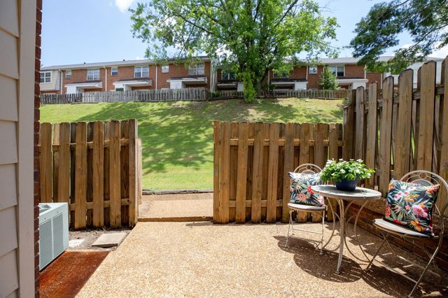 5510 Country Dr Apt 84, Nashville, TN 37211