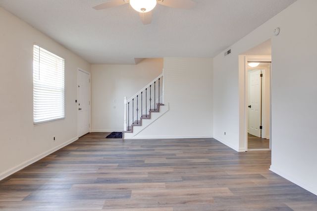 5510 Country Dr Apt 84, Nashville, TN 37211