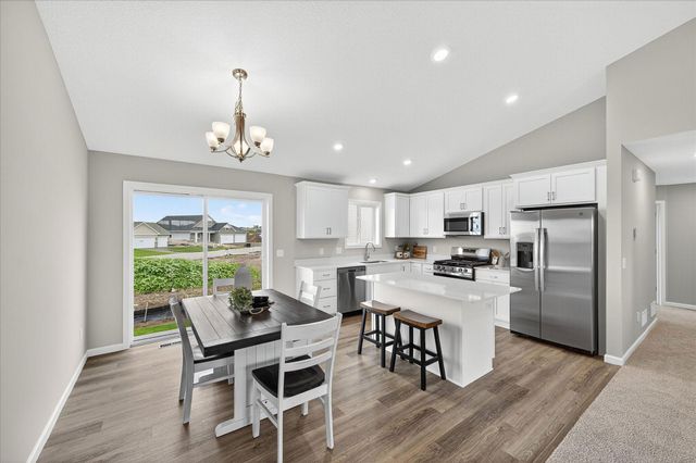 1756 Squirrel Way, New Richmond, WI 54017