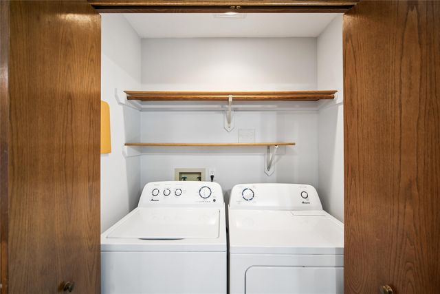 8008 Goodman Drive, Urbandale, IA 50322