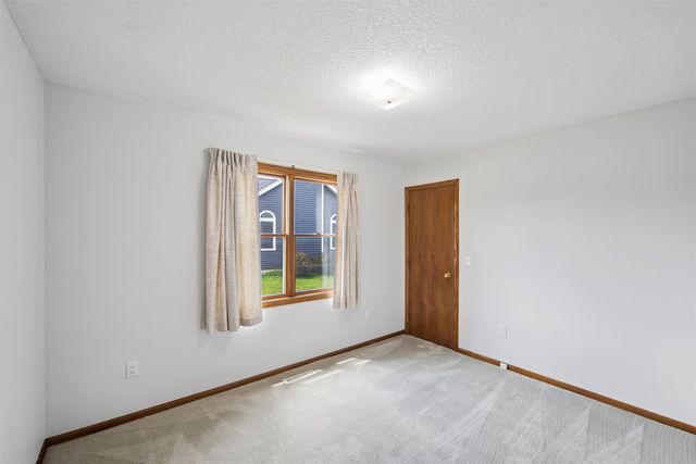 8008 Goodman Drive, Urbandale, IA 50322
