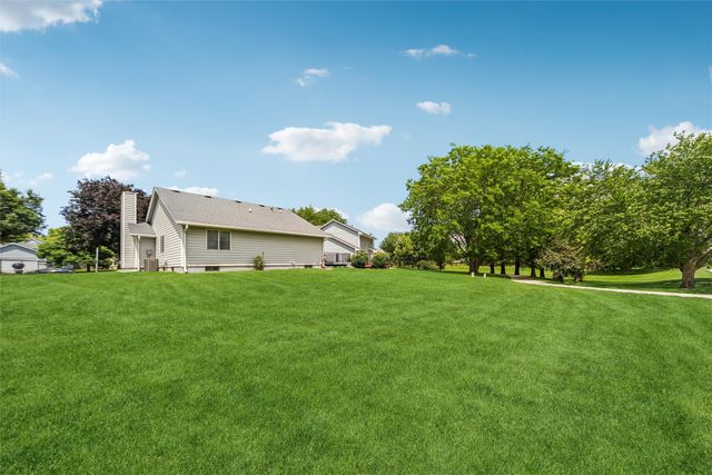 8008 Goodman Drive, Urbandale, IA 50322