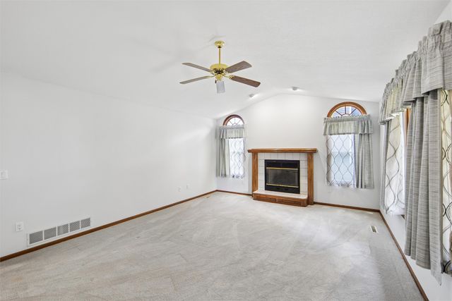 8008 Goodman Drive, Urbandale, IA 50322