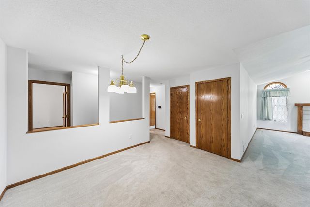 8008 Goodman Drive, Urbandale, IA 50322