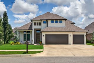 6909 S Willow Avenue, Broken Arrow, OK 74011