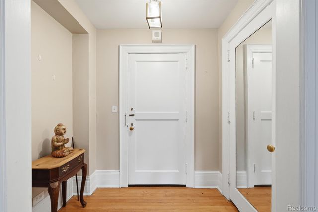 8120 E Jefferson Avenue 1B1, Detroit, MI 48214