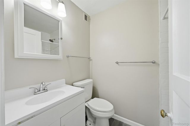 8120 E Jefferson Avenue 1B1, Detroit, MI 48214