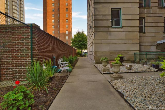 8120 E Jefferson Avenue 1B1, Detroit, MI 48214