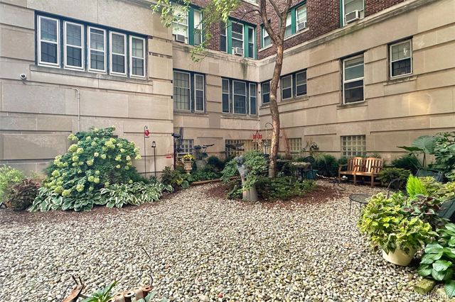 8120 E Jefferson Avenue 1B1, Detroit, MI 48214