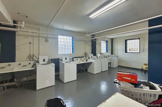 8120 E Jefferson Avenue 1B1, Detroit, MI 48214