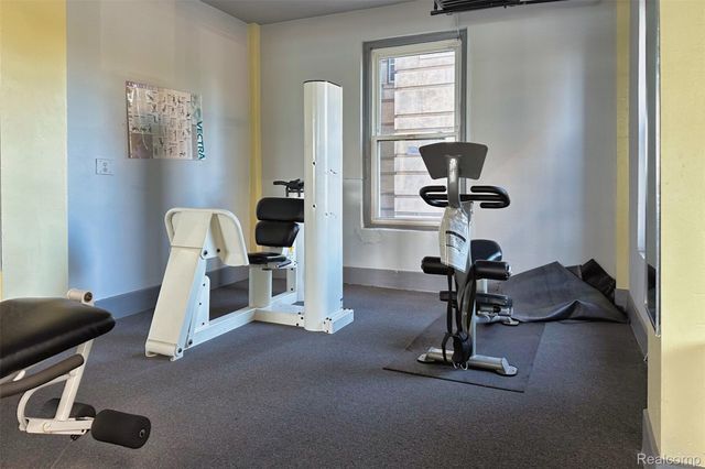 8120 E Jefferson Avenue 1B1, Detroit, MI 48214