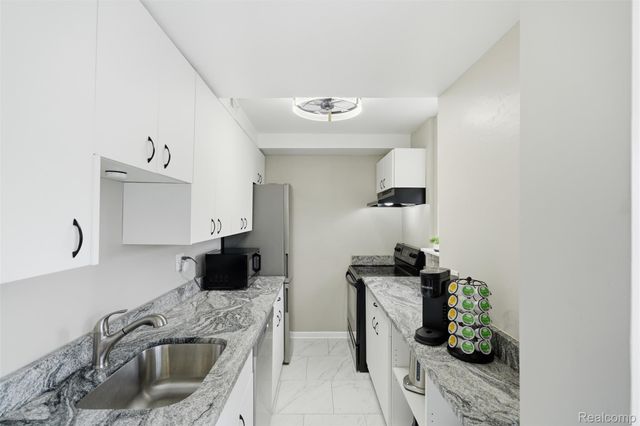 8120 E Jefferson Avenue 1B1, Detroit, MI 48214