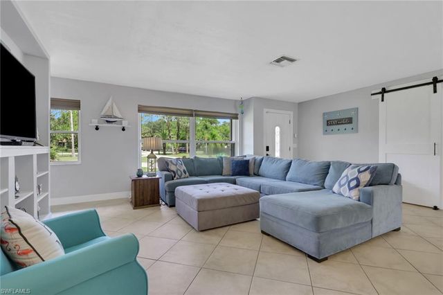 640 27th ST SW, Naples, FL 34117