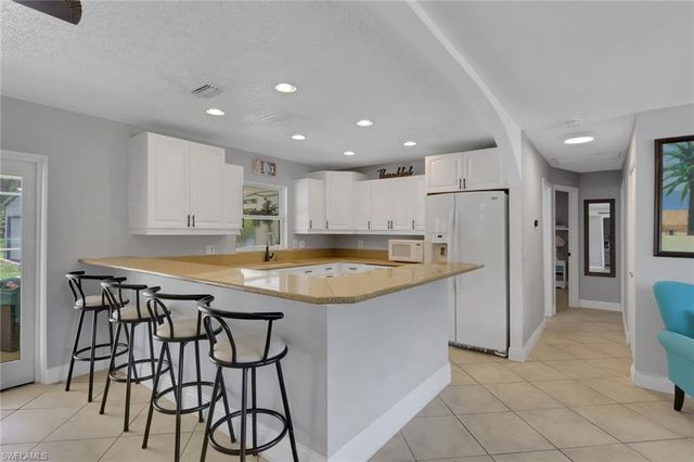 640 27th ST SW, Naples, FL 34117