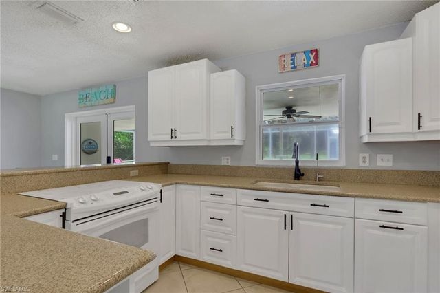 640 27th ST SW, Naples, FL 34117