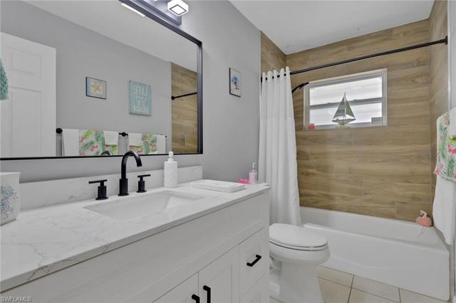 640 27th ST SW, Naples, FL 34117