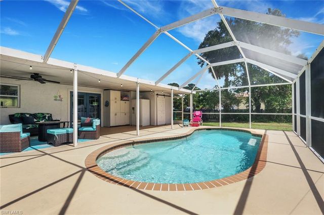 640 27th ST SW, Naples, FL 34117