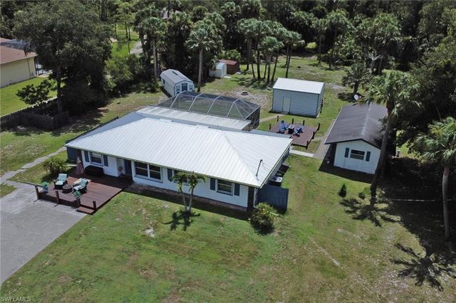 640 27th ST SW, Naples, FL 34117
