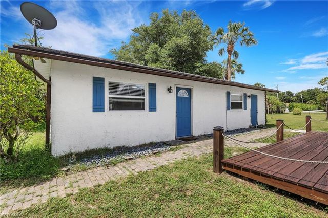 640 27th ST SW, Naples, FL 34117