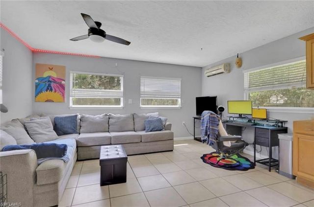 640 27th ST SW, Naples, FL 34117