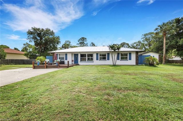 640 27th ST SW, Naples, FL 34117