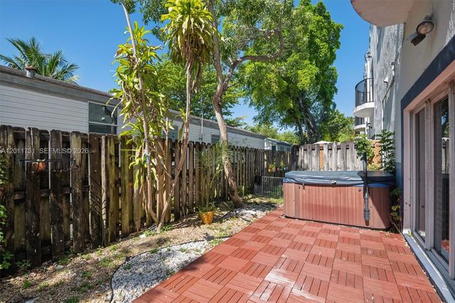 2949 SW 18th Ter, Fort Lauderdale, FL 33315