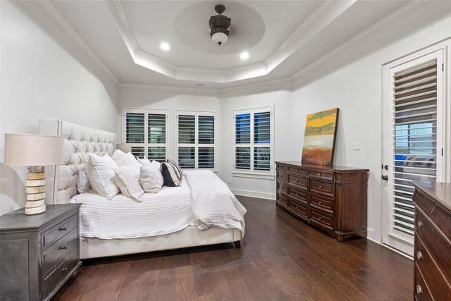 18 Hedgebrook WAY, The Hills, TX 78738